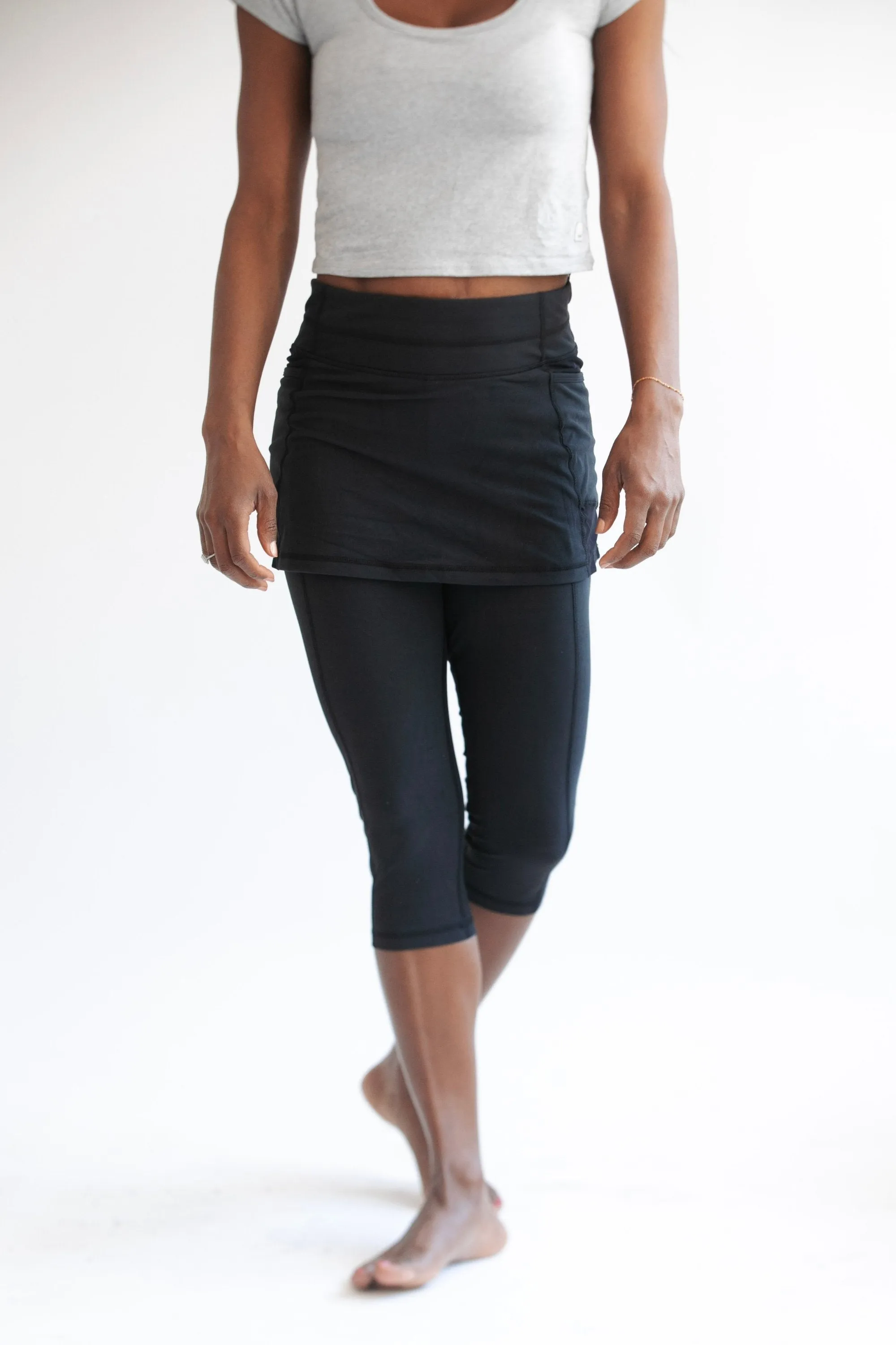 Black Skirted Capris Leggings with Pockets