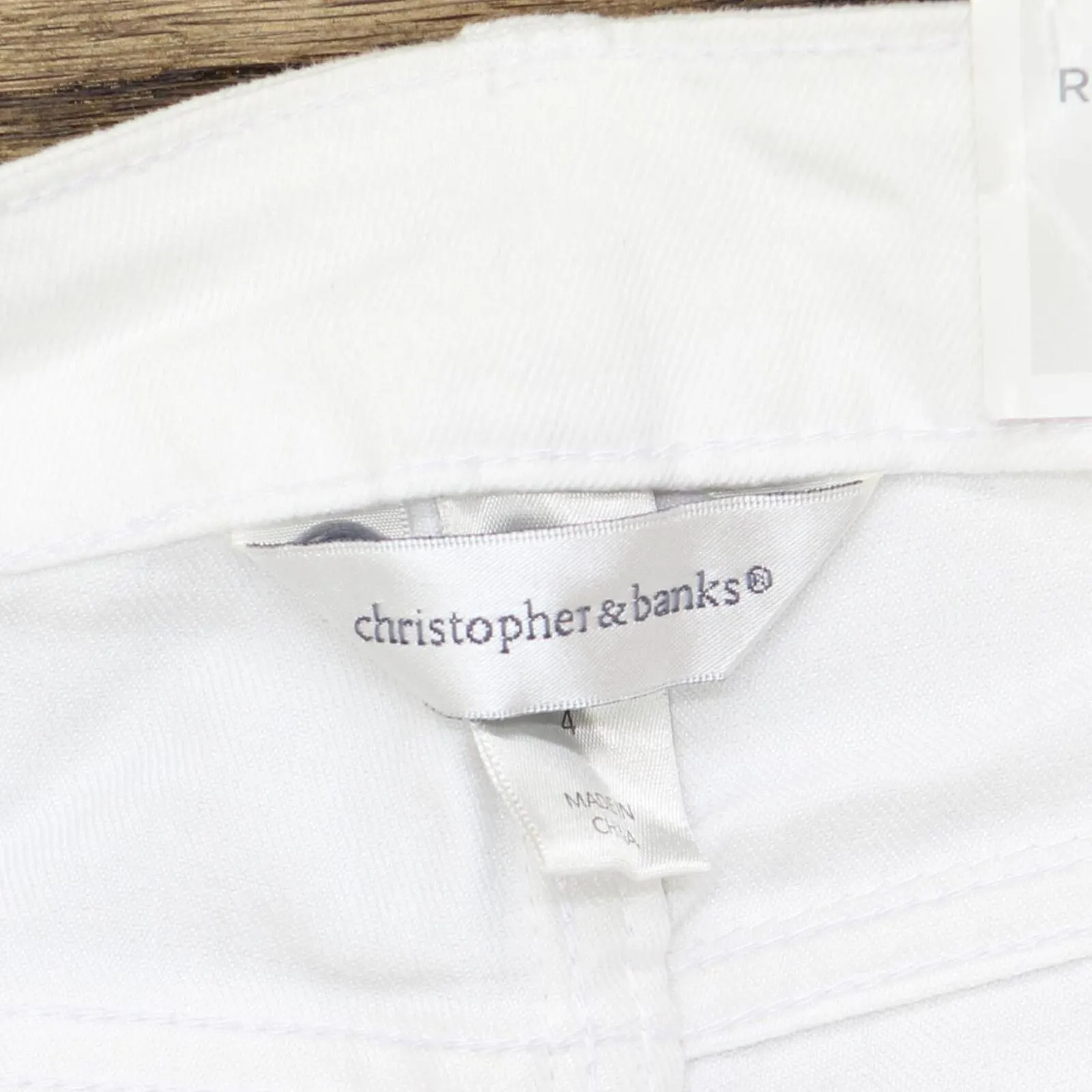 Christopher & Banks Womens Crop Relaxed Fit High Rise Jeans White 4