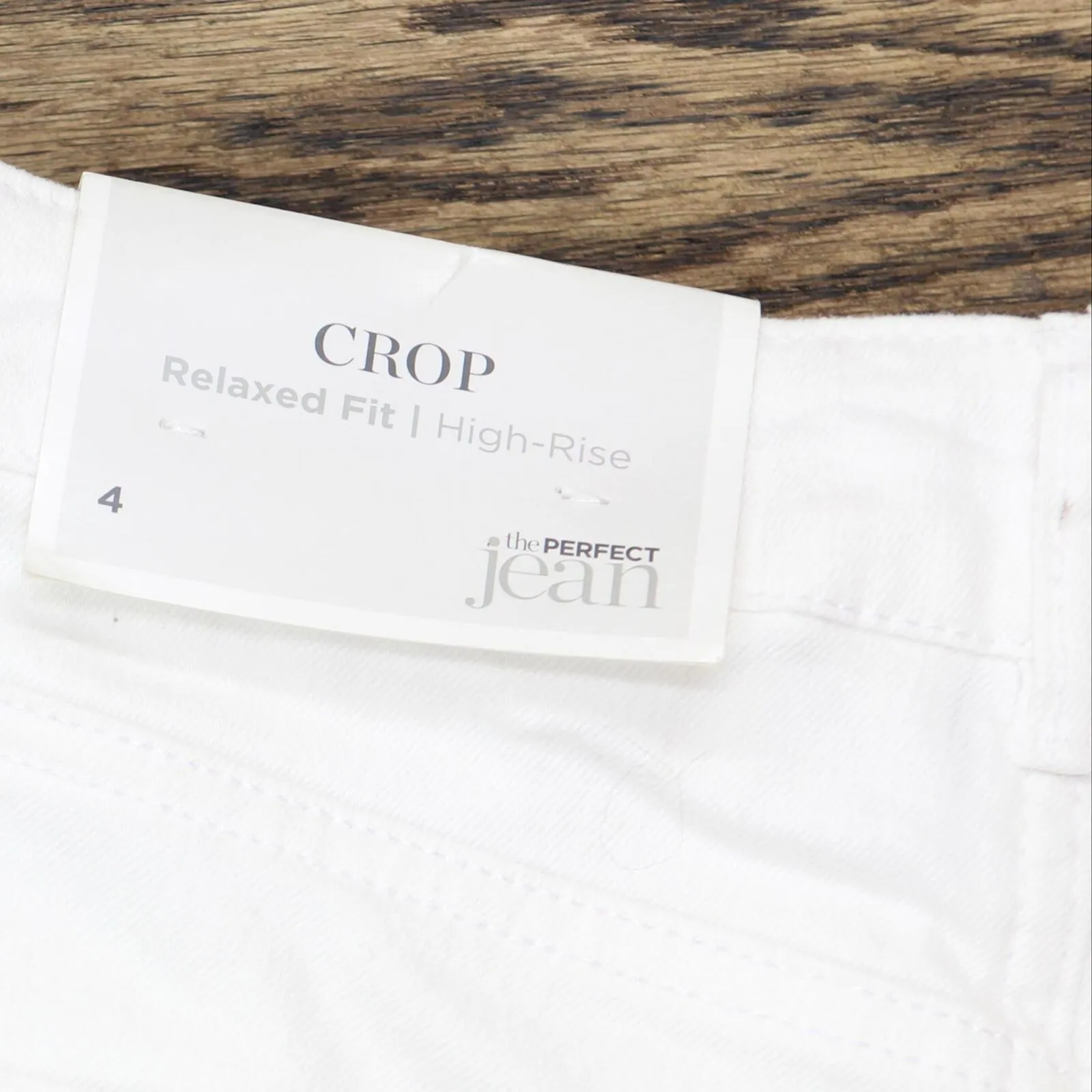 Christopher & Banks Womens Crop Relaxed Fit High Rise Jeans White 4
