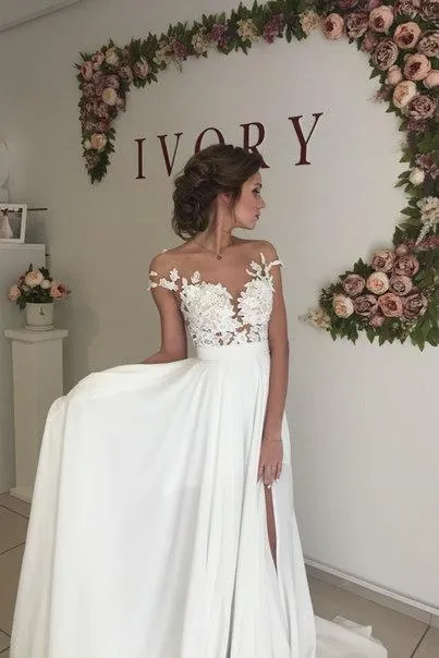 Classic Lace Appliques Wedding Dress Long Chiffon Split