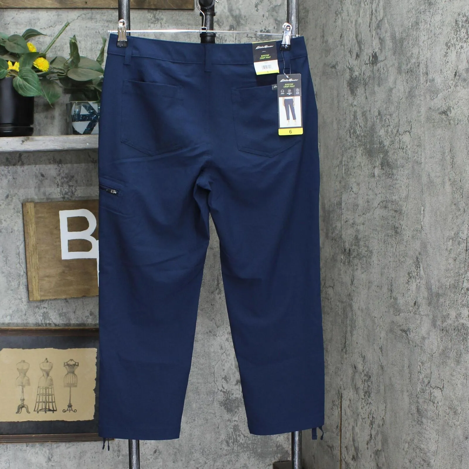 Eddie Bauer Capri Pants Side Zipper Cargo Pocket Ripstop Capri Pants 1767954