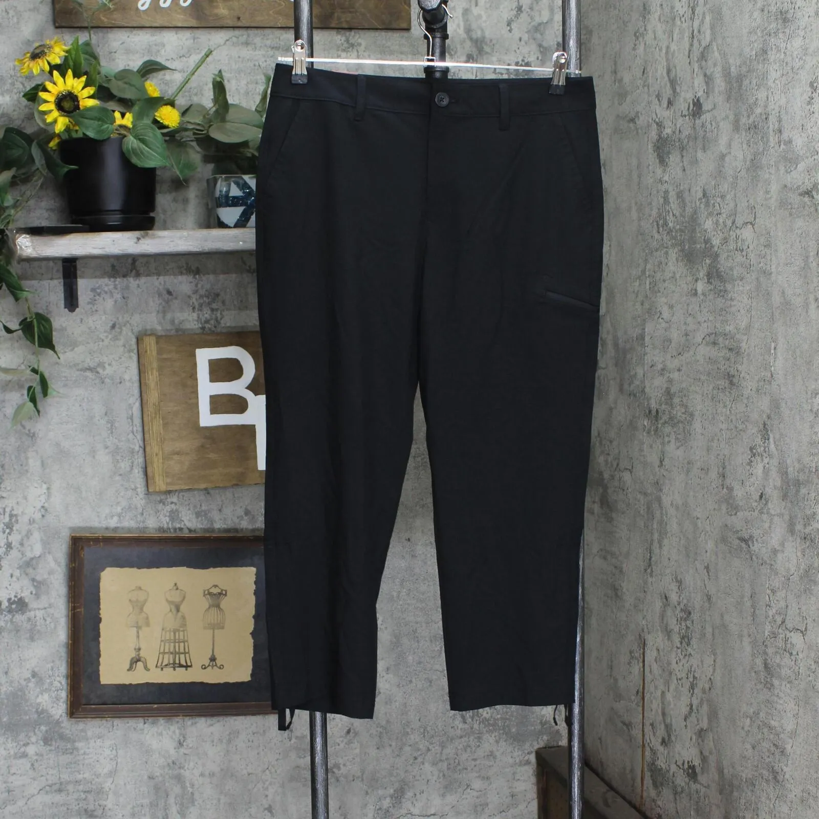 Eddie Bauer Capri Pants Side Zipper Cargo Pocket Ripstop Capri Pants 1767954