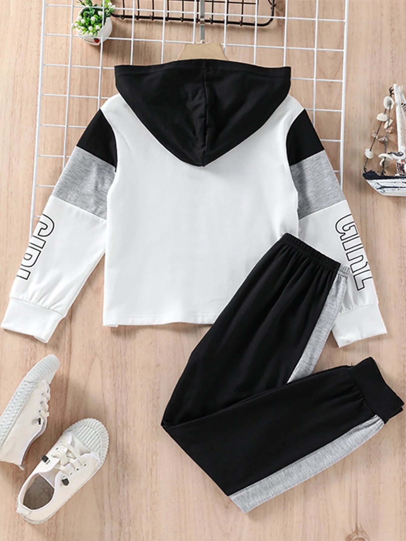 Girls' Butterfly Printed Hoodie & Pants Set