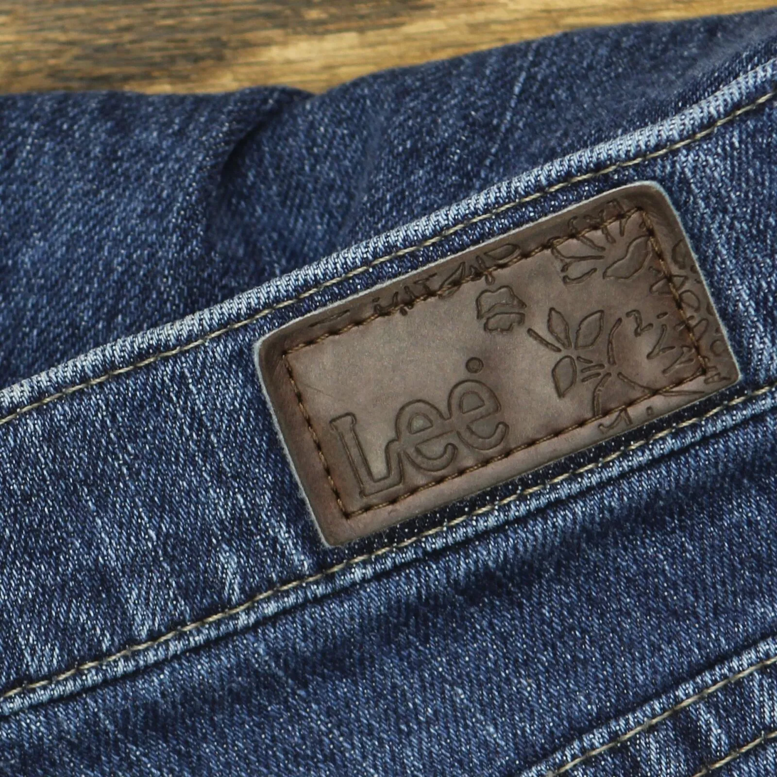 Lee Womens Relaxed Straight Leg Jeans 1670579e52a5ed Blue 10 Short
