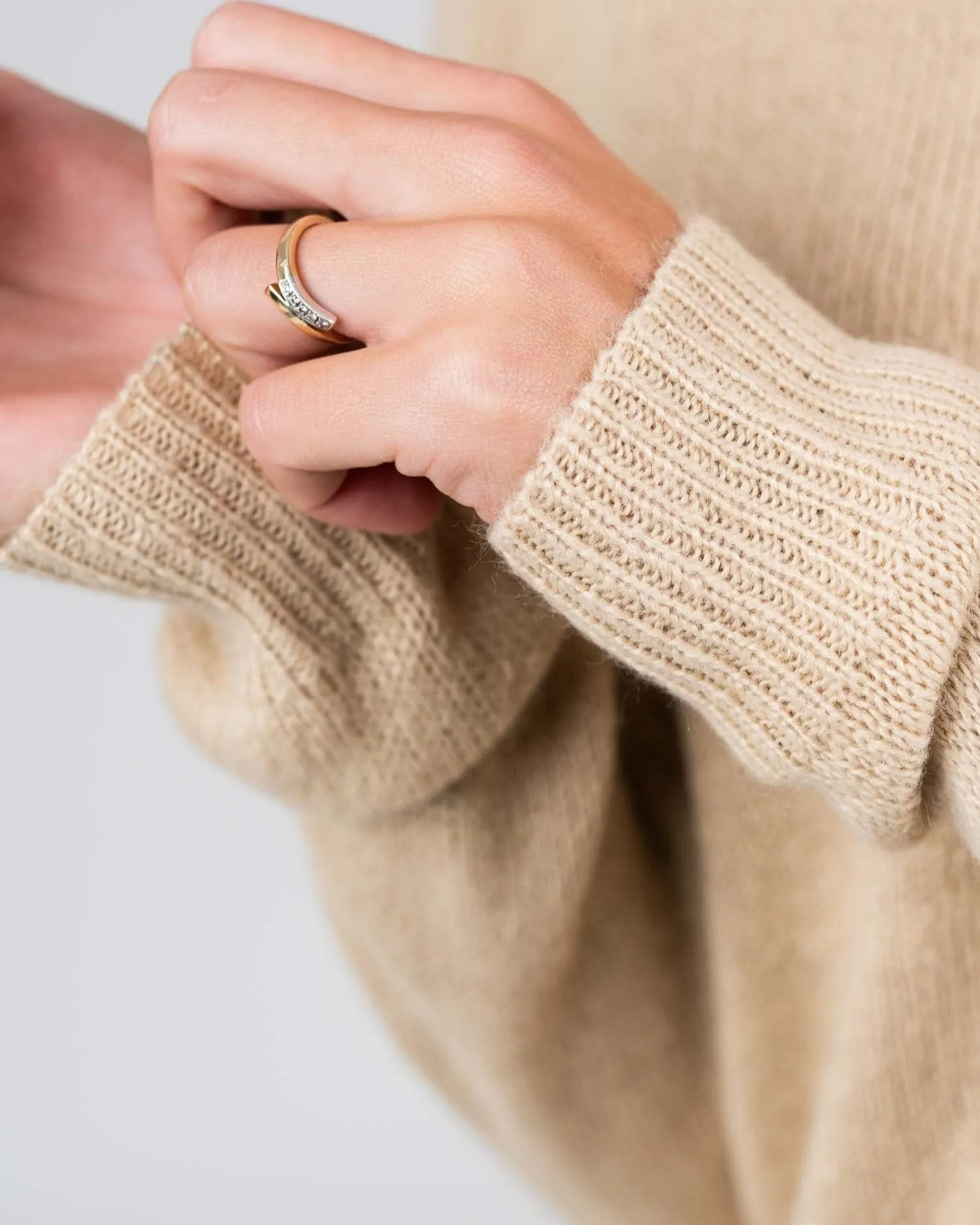 Light Weight Cardigan Beige