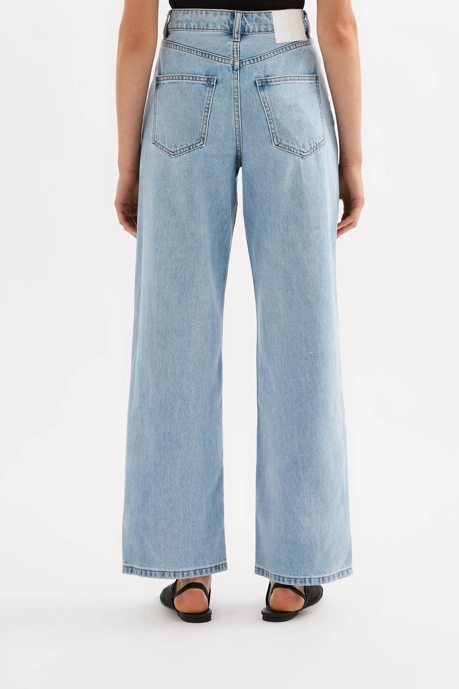 ORGANIC RELAXED LEG JEAN