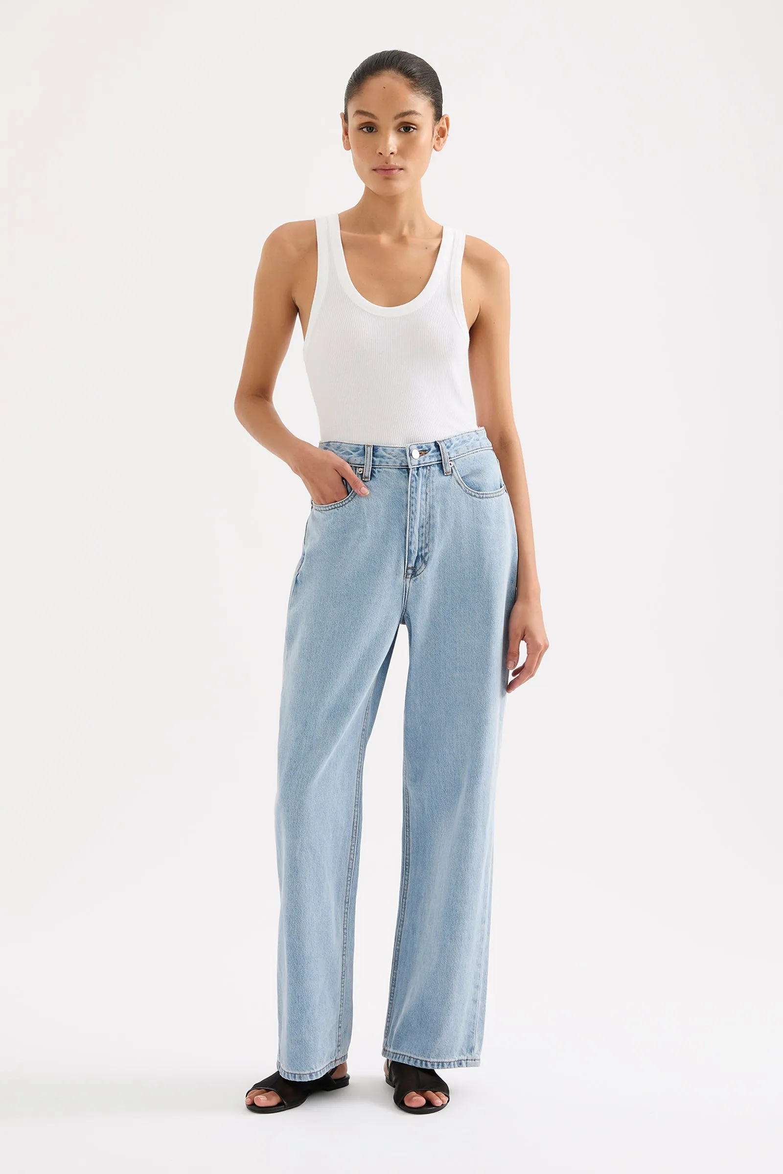 ORGANIC RELAXED LEG JEAN