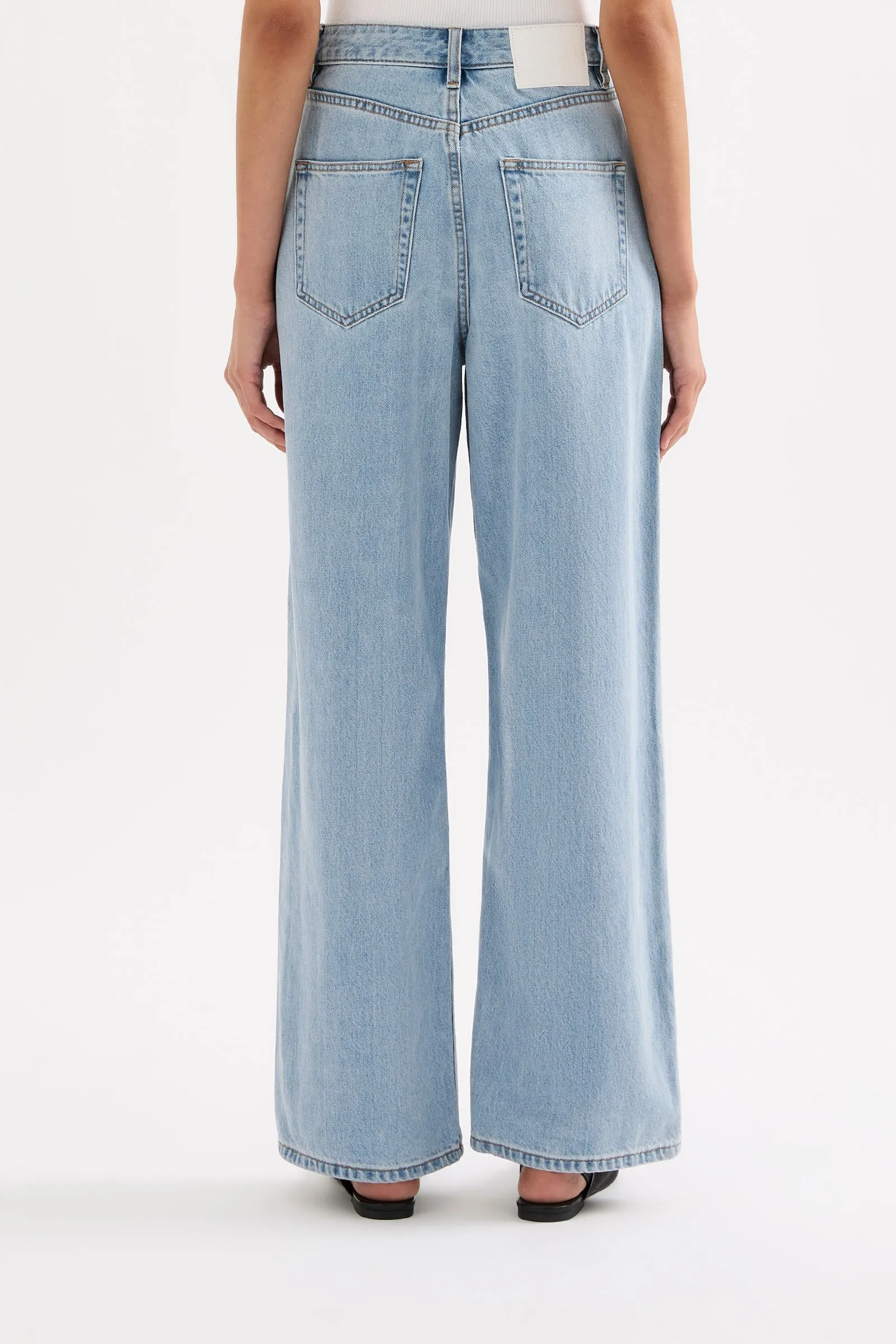 ORGANIC RELAXED LEG JEAN