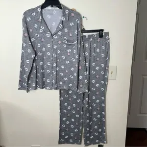 RAE DUNN. L Heather Gray White Mauve Black Mug Heart Messages Print PJ Set