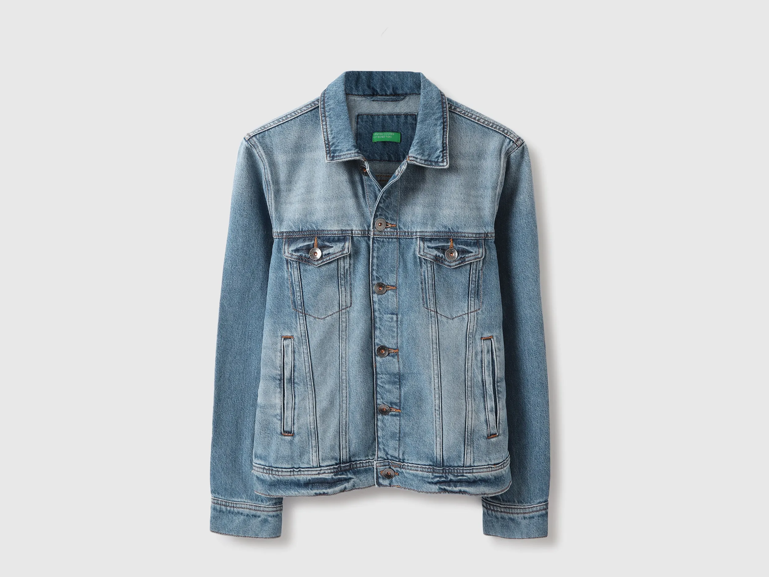 Regular Fit Spread Collar Solid Jacket