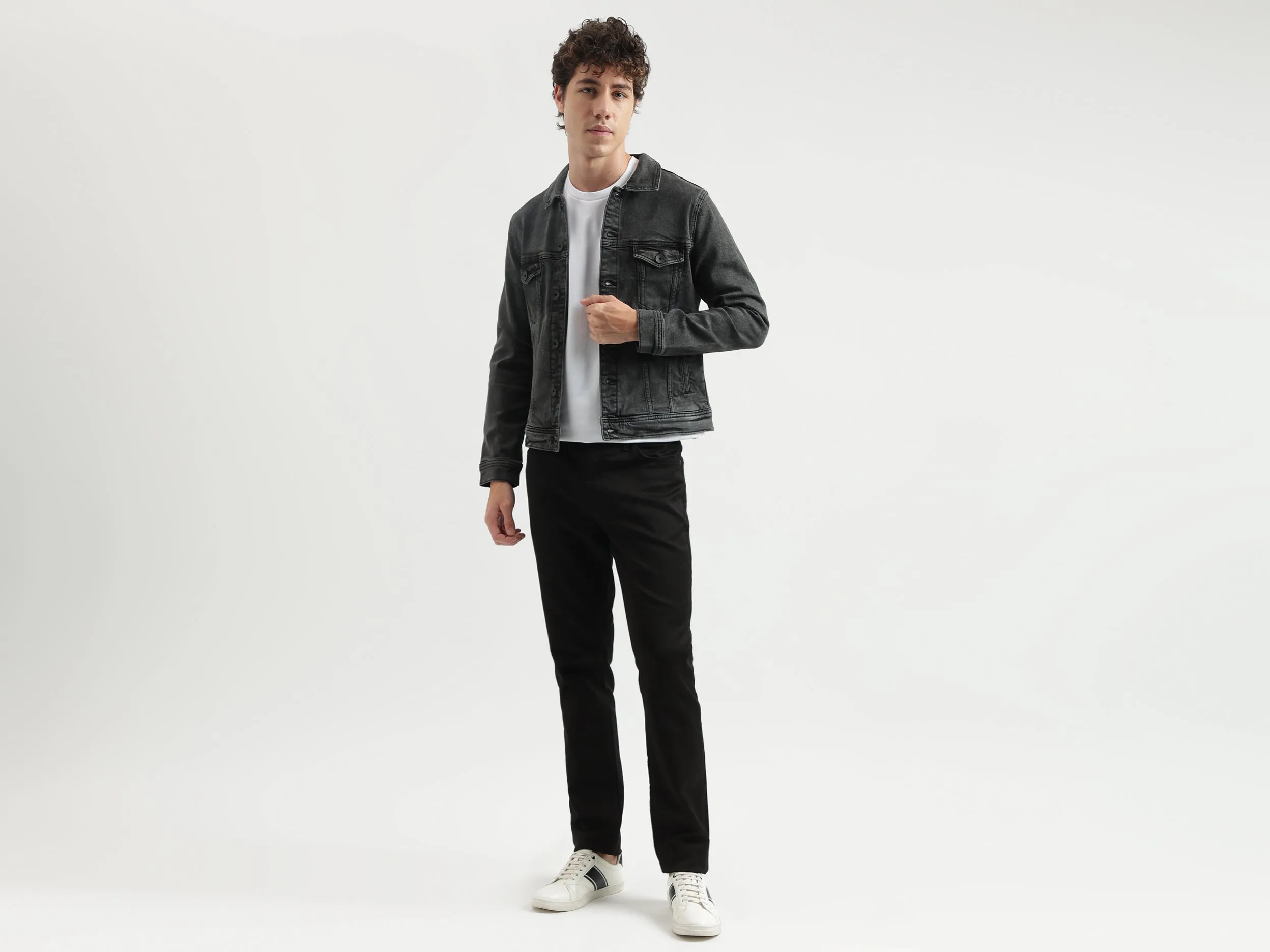 Regular Fit Spread Collar Solid Pattern Jacket