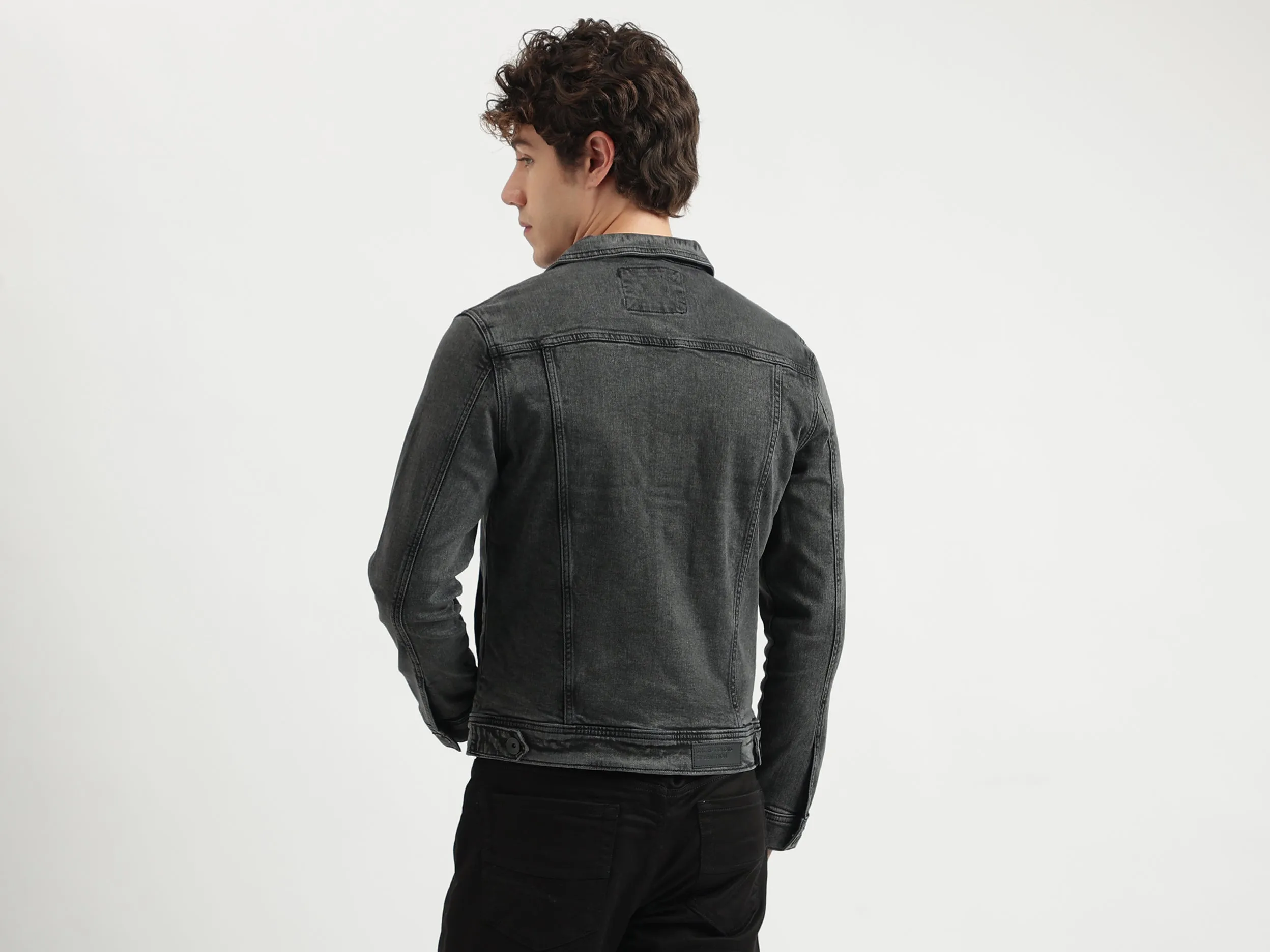 Regular Fit Spread Collar Solid Pattern Jacket