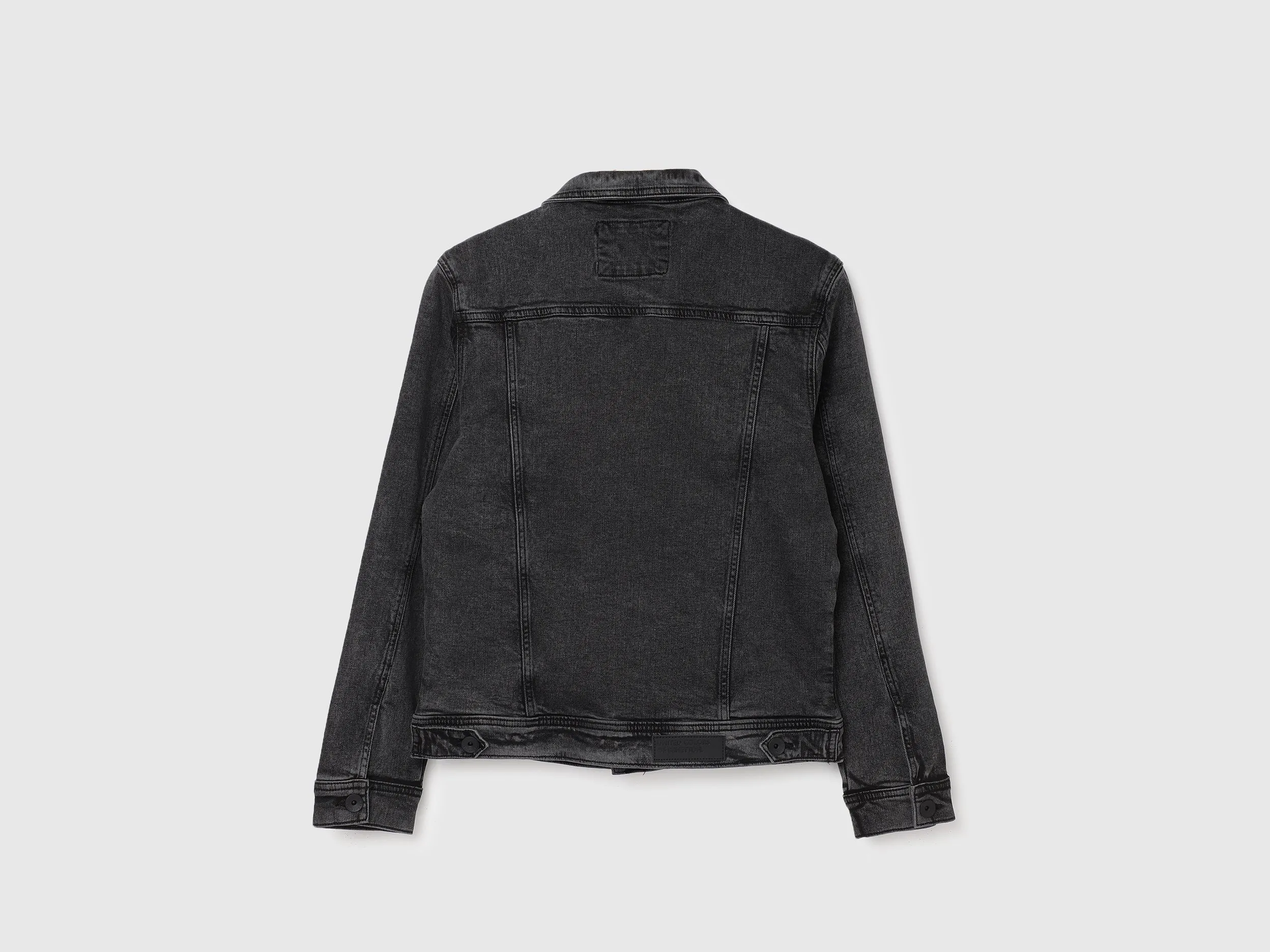 Regular Fit Spread Collar Solid Pattern Jacket