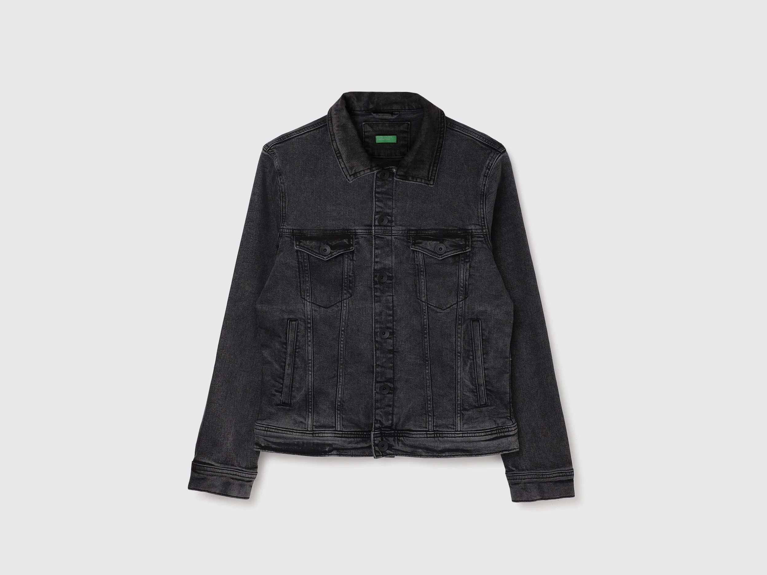 Regular Fit Spread Collar Solid Pattern Jacket