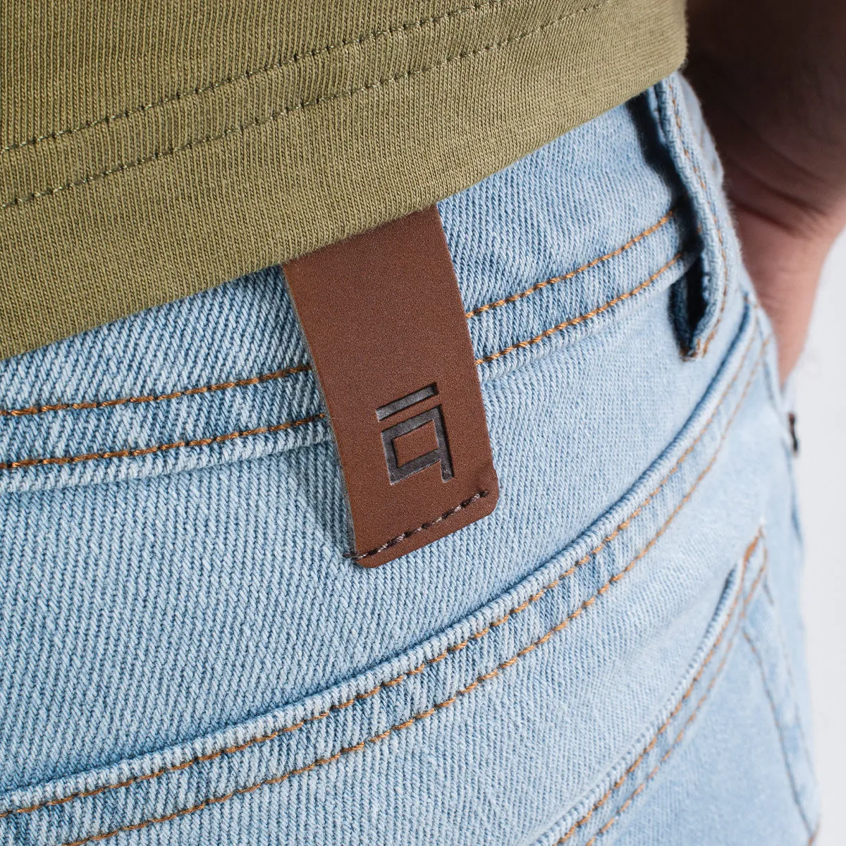 Relaxed Jeans . Ice Blue