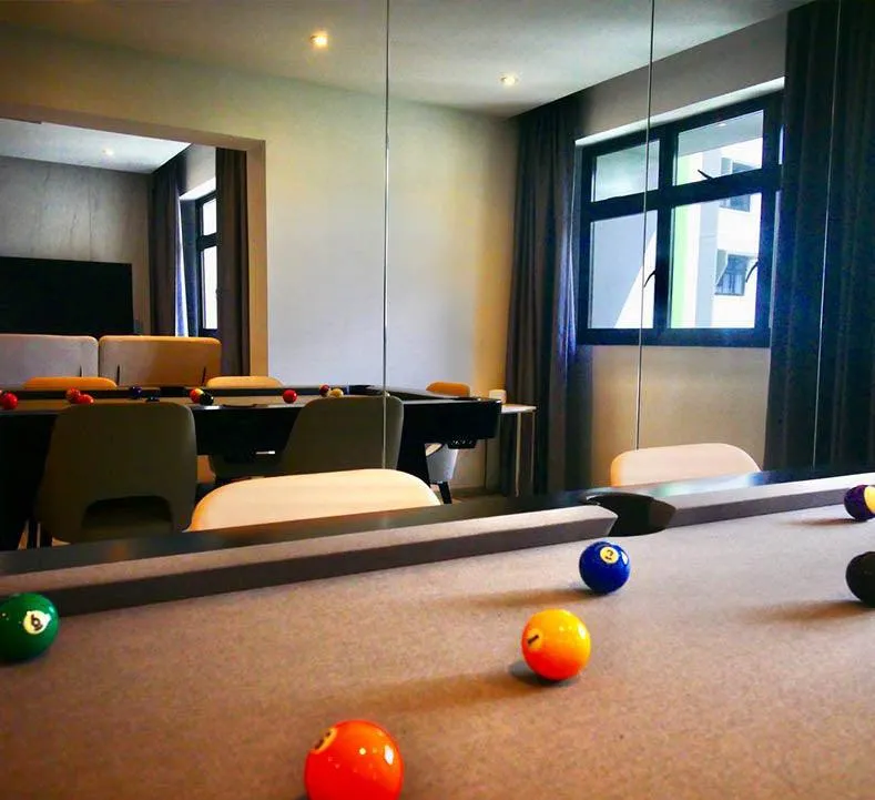 Tribeca H-Series Dining Pool Table (Display Unit)