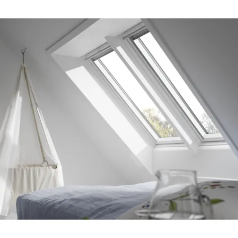 VELUX GGL CK02 2070 White Painted Centre-Pivot Window (55 x 78 cm)