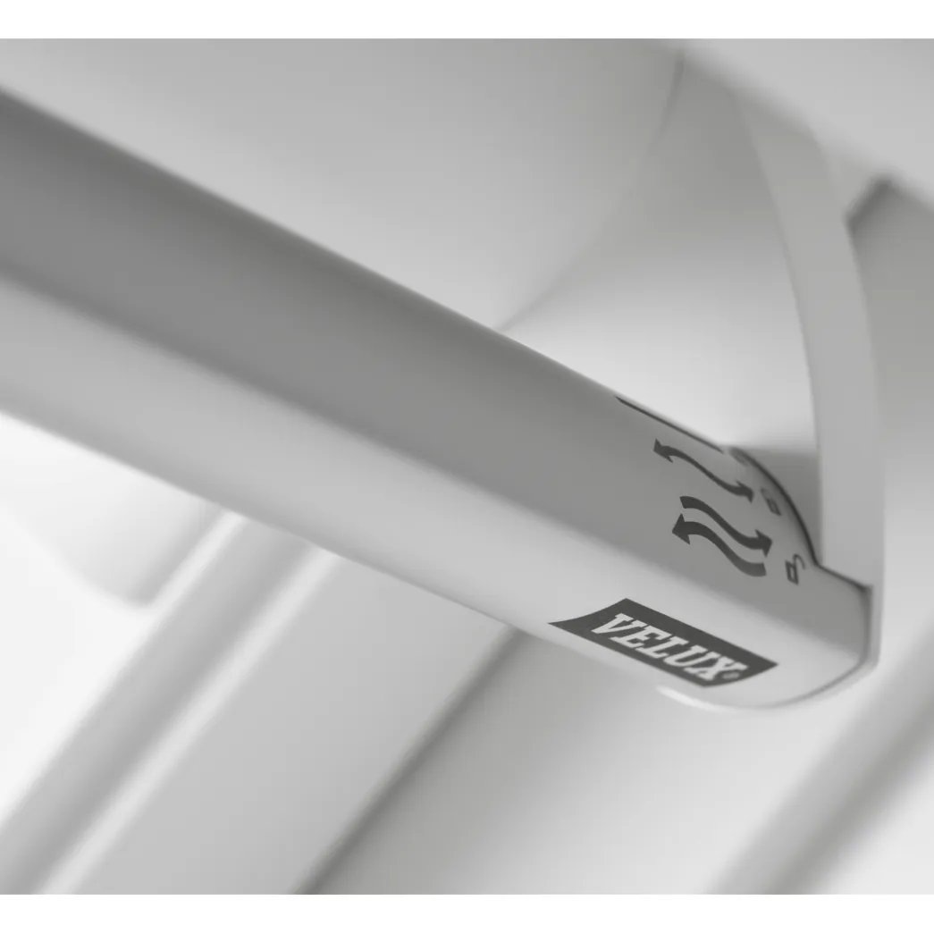 VELUX GGL CK02 2070 White Painted Centre-Pivot Window (55 x 78 cm)