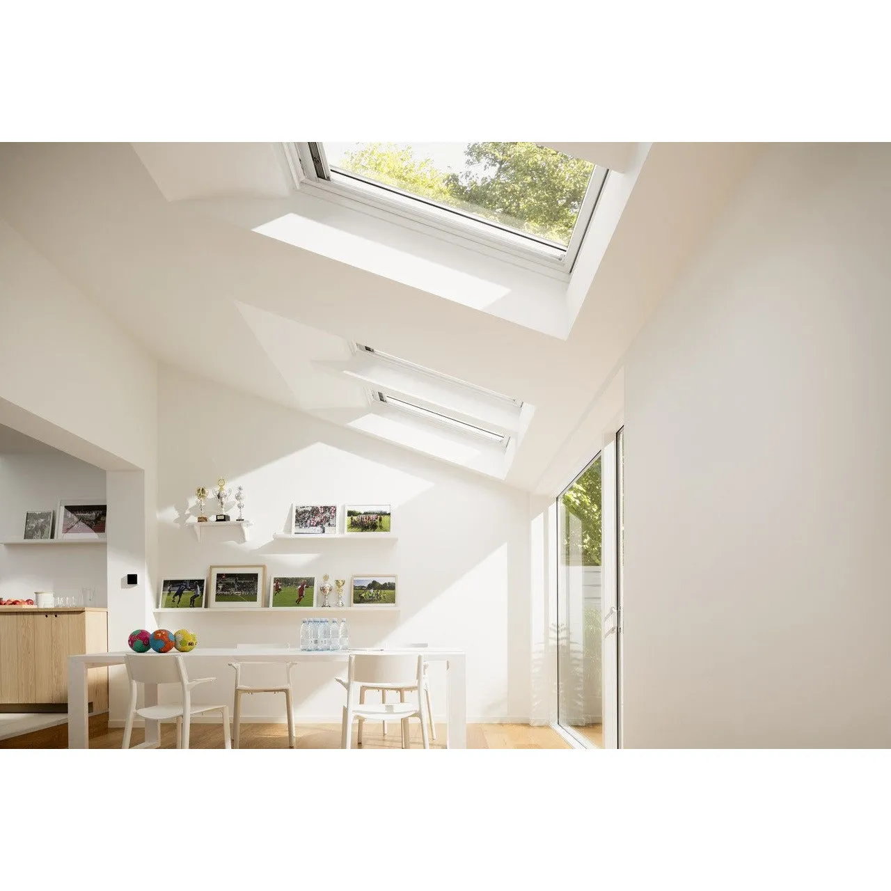 VELUX GGL MK06 2070Q Enhanced Security White Painted Centre-Pivot Window (78 x 118 cm)