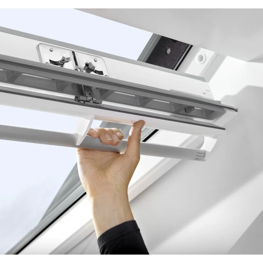VELUX GGL SK01 2066 White Painted Triple Glazed Centre-Pivot Window (114 x 70 cm)