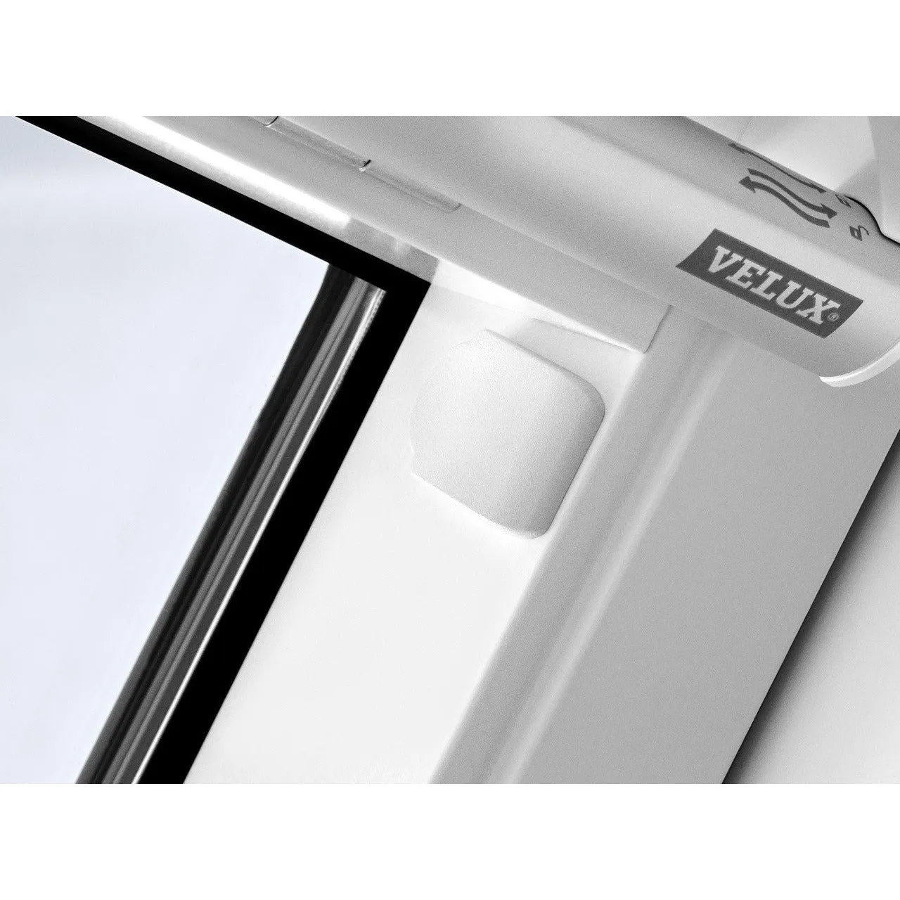 VELUX GGL UK10 2070Q Enhanced Security White Painted Centre-Pivot Window (134 x 160 cm)