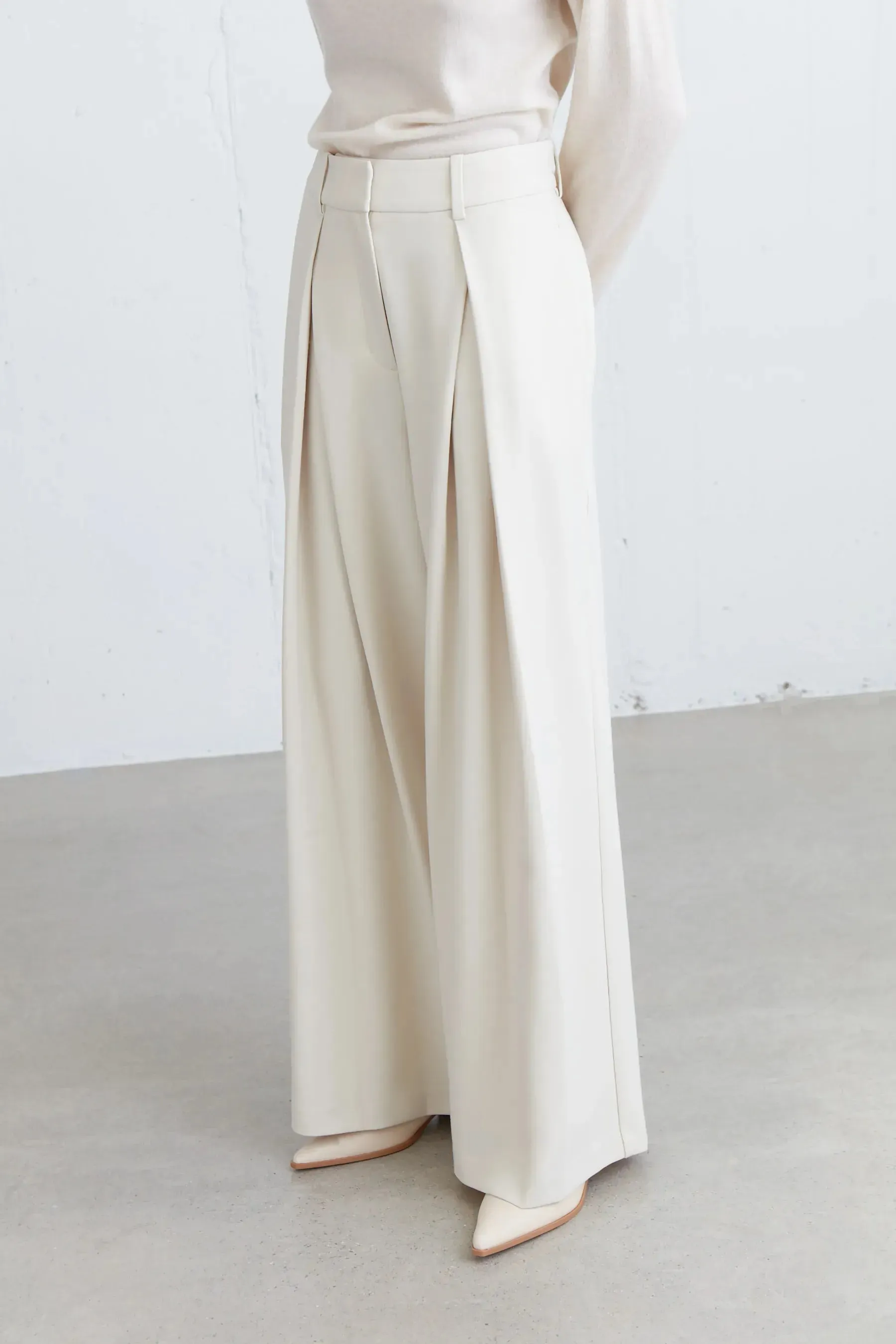 WIDE LEG PANT WITH FRONT PLEAT