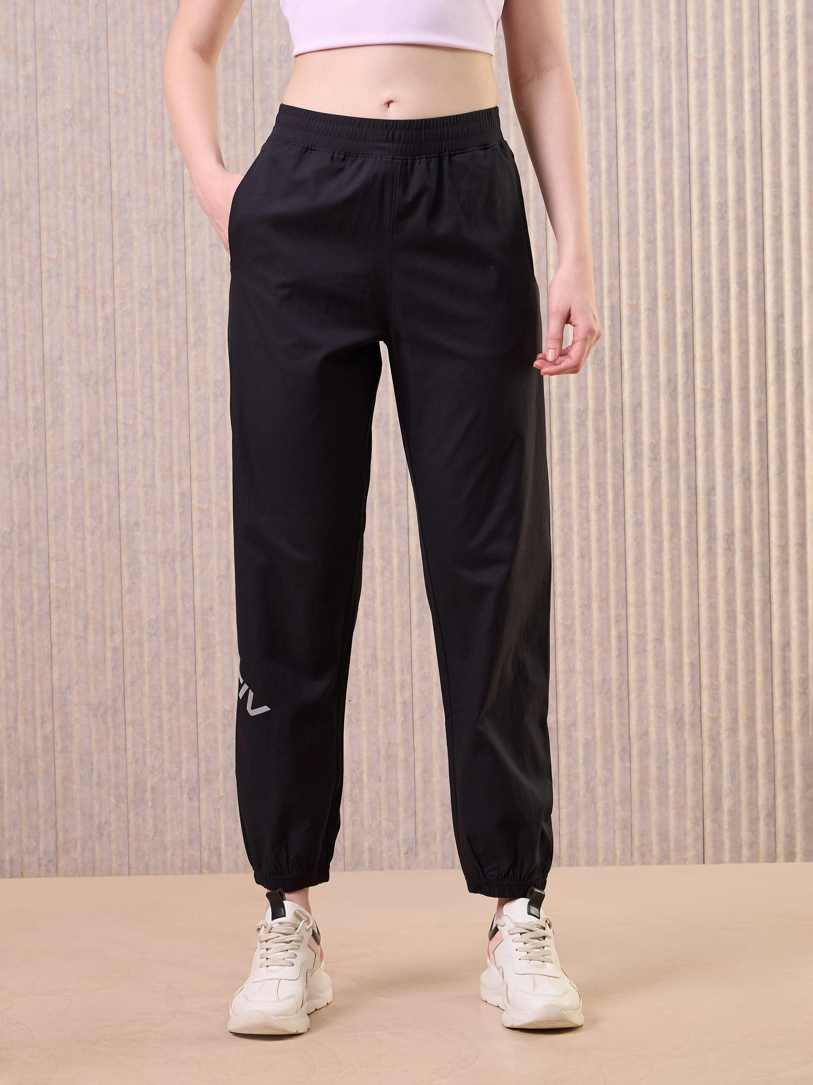 Women Printed Slim Fit Joggers with TS FLEXI