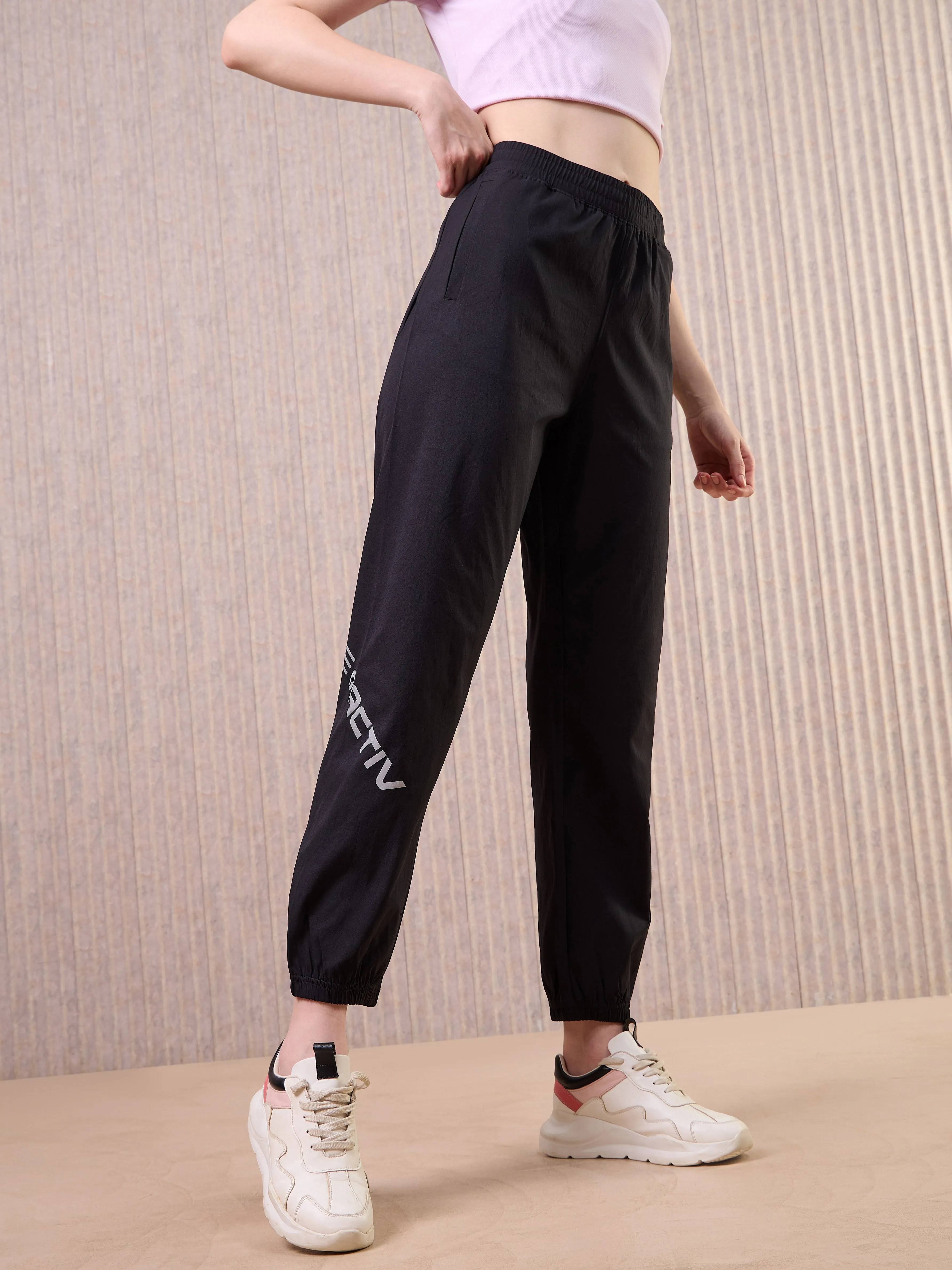 Women Printed Slim Fit Joggers with TS FLEXI